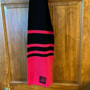 New TMobile Tuesday’s Scarf